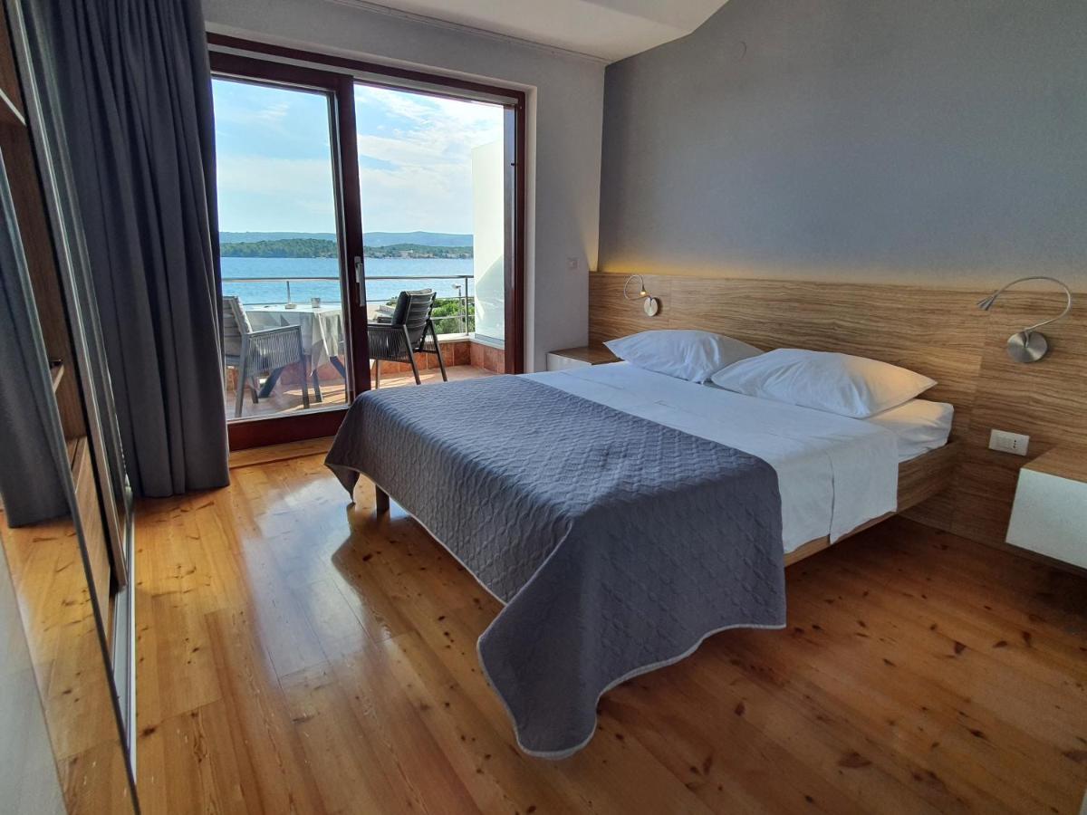 Apartments Villa Oliva Turanj Buitenkant foto