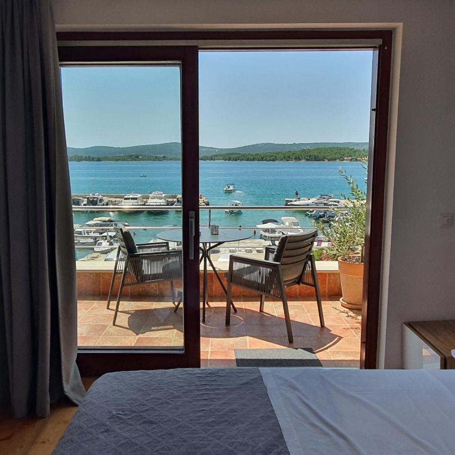 Apartments Villa Oliva Turanj Buitenkant foto