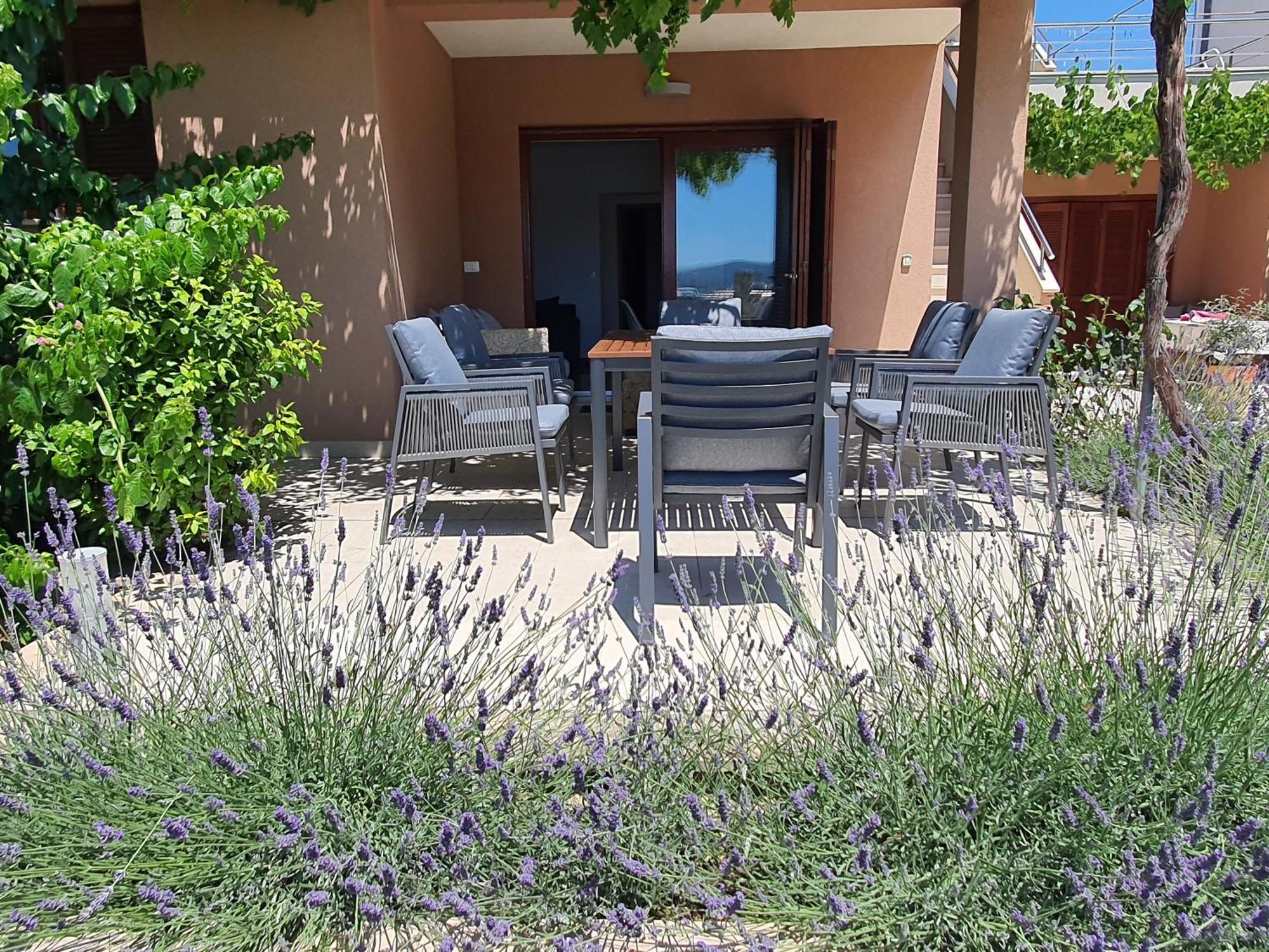 Apartments Villa Oliva Turanj Kamer foto